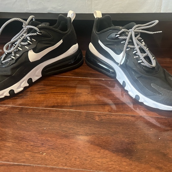 Nike AirMax 270 React Black/White - Picture 7 of 11